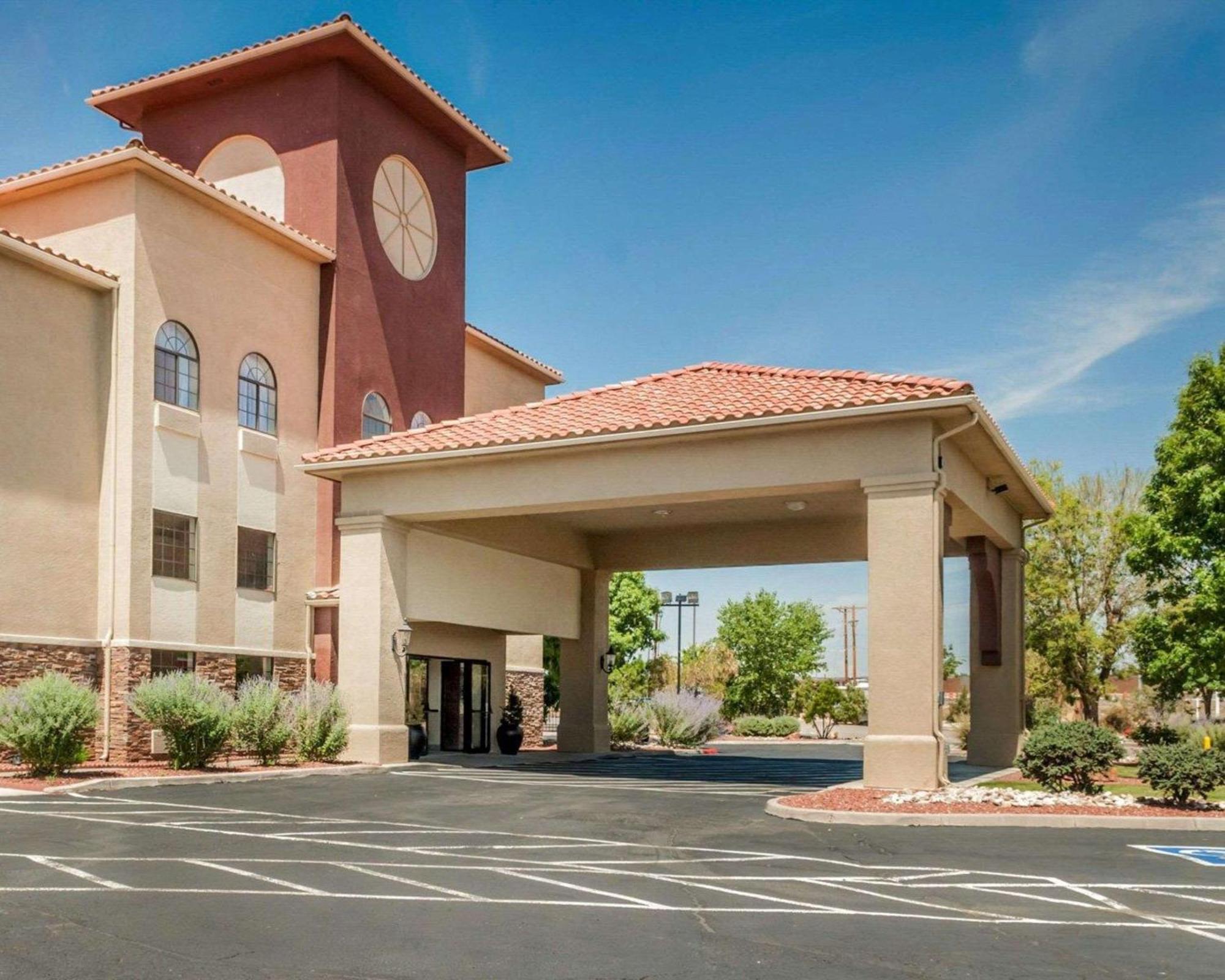 Quality Inn & Suites Albuquerque West Buitenkant foto