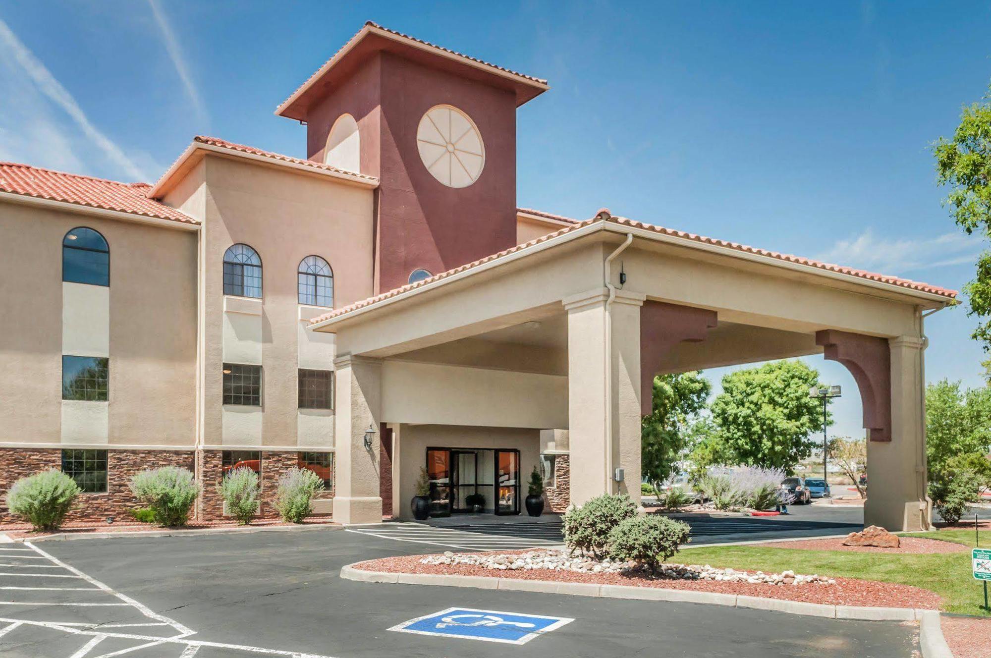 Quality Inn & Suites Albuquerque West Buitenkant foto